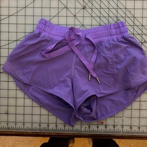 Lululemon running shorts “Hotty Hot”